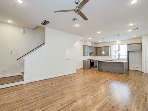 2810 Grand Fountains Drive B, Houston TX 77054