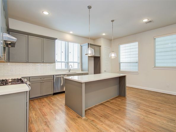 2810 Grand Fountains Drive B, Houston TX 77054