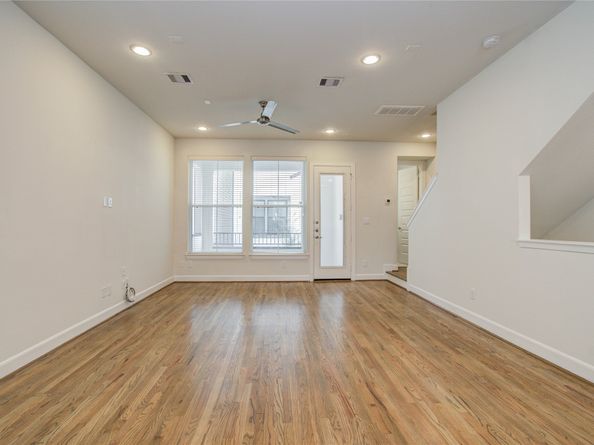 2810 Grand Fountains Drive B, Houston TX 77054