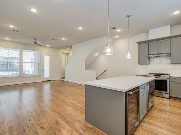 2810 Grand Fountains Drive B, Houston TX 77054