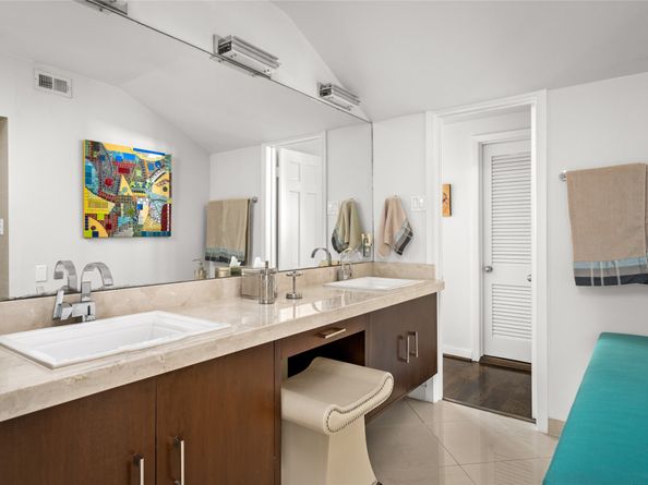 2115 Troon Street, Houston TX 77019