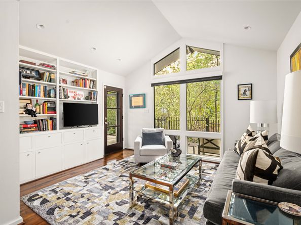 2115 Troon Street, Houston TX 77019