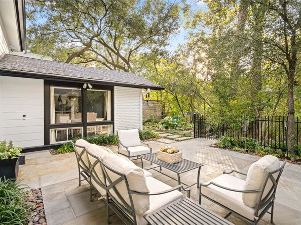 2115 Troon Street, Houston TX 77019