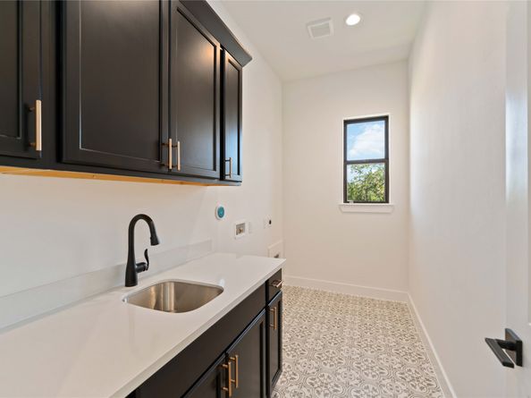 1458 Oak Tree Drive, Houston TX 77055