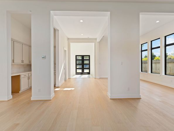 1458 Oak Tree Drive, Houston TX 77055