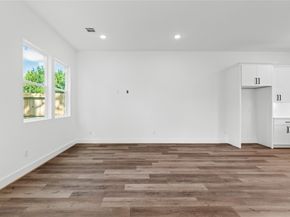 1031 S Victory Drive, Houston TX 77088