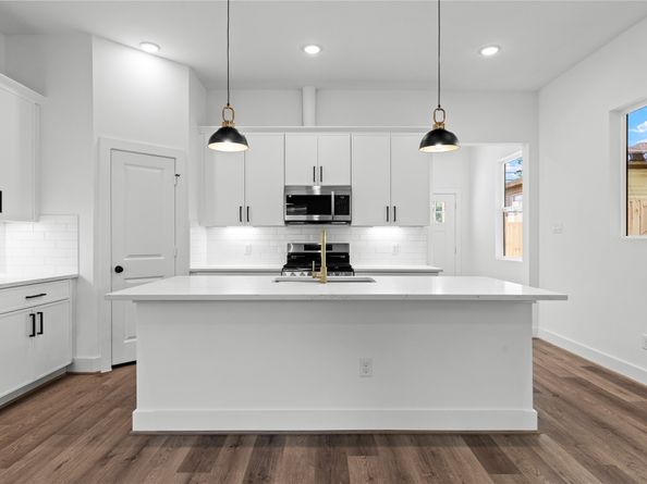 1031 S Victory Drive, Houston TX 77088