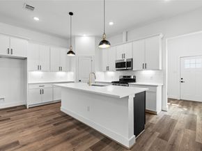 1031 S Victory Drive, Houston TX 77088