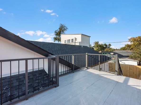 508 Dell Court, Houston TX 77009