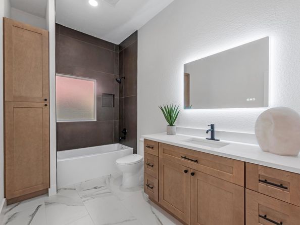 508 Dell Court, Houston TX 77009