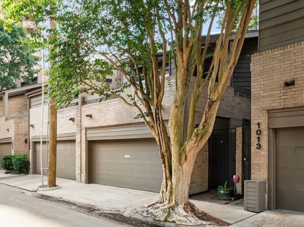 1011 Barkdull Street, Houston TX 77006