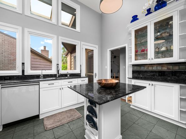 1011 Barkdull Street, Houston TX 77006