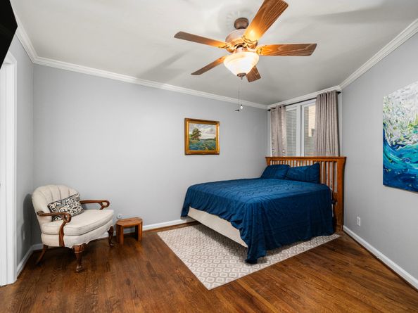 1011 Barkdull Street, Houston TX 77006