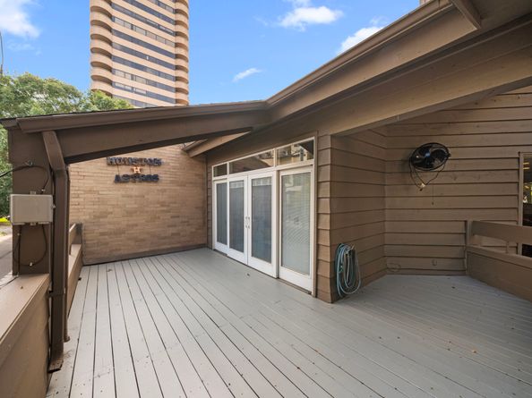 1011 Barkdull Street, Houston TX 77006