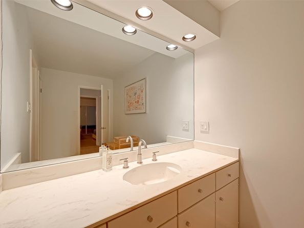 39 River Hollow Lane, Houston TX 77027