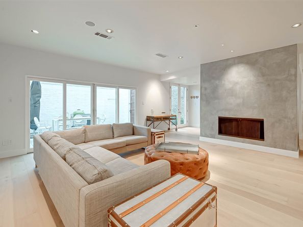 39 River Hollow Lane, Houston TX 77027