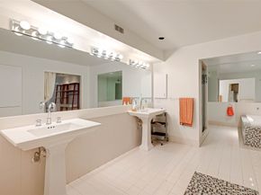 39 River Hollow Lane, Houston TX 77027