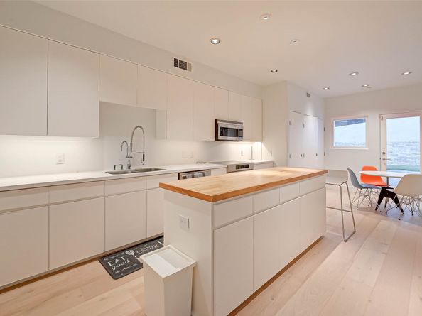 39 River Hollow Lane, Houston TX 77027