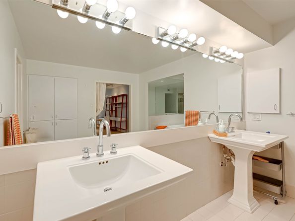 39 River Hollow Lane, Houston TX 77027