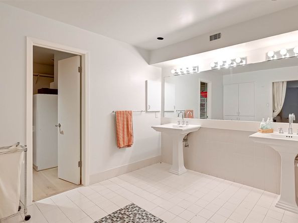 39 River Hollow Lane, Houston TX 77027