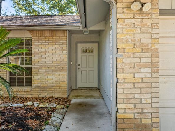 3738 Clear Falls Drive, Houston TX 77339