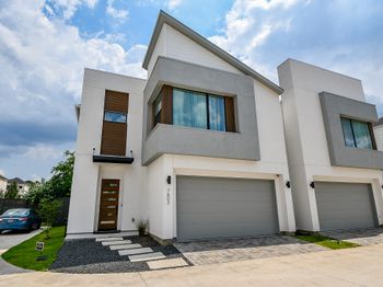 7603 Jacquelyn Gardens Lane