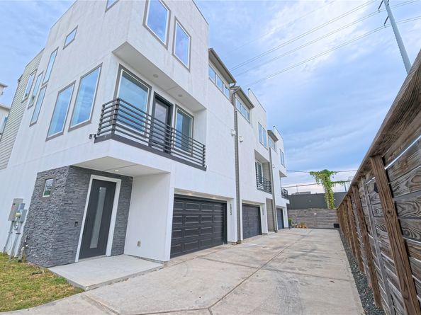 1805 Blodgett Street 2, Houston TX 77004