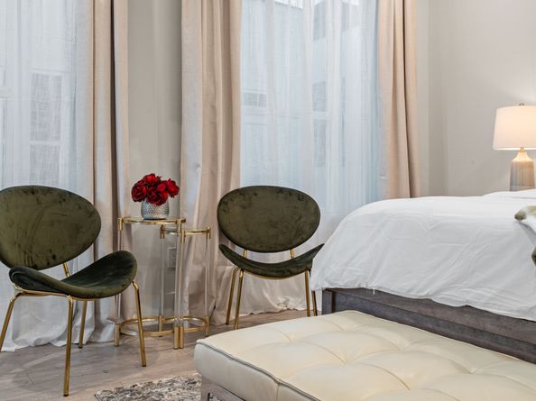 913 Thompson Street, Houston TX 77007