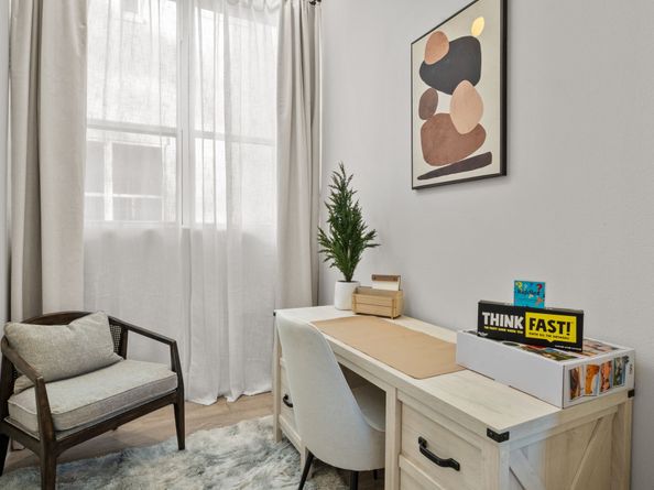 913 Thompson Street, Houston TX 77007