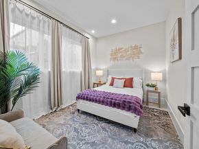 913 Thompson Street, Houston TX 77007