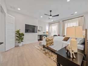 913 Thompson Street, Houston TX 77007