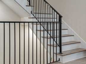 913 Thompson Street, Houston TX 77007