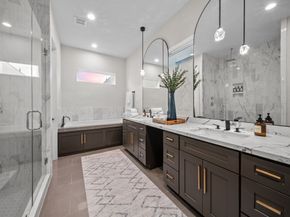 913 Thompson Street, Houston TX 77007