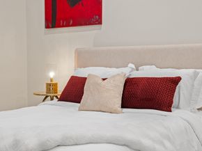 913 Thompson Street, Houston TX 77007