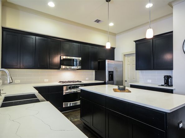 4243 Dickson Street, Houston TX 77007