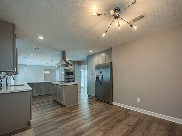 1623 Cherry Ridge Drive, Houston TX 77077