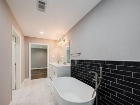 1623 Cherry Ridge Drive, Houston TX 77077