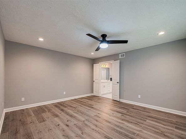 1623 Cherry Ridge Drive, Houston TX 77077