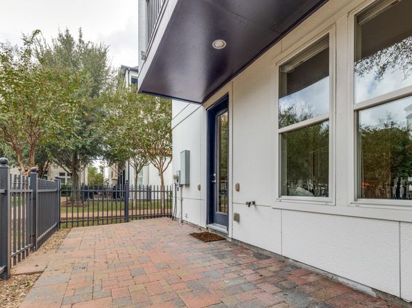 1827 Wrenwood Lakes, Houston TX 77043