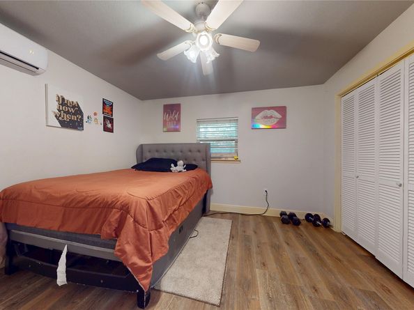 5767 Belcrest Street, Houston TX 77033