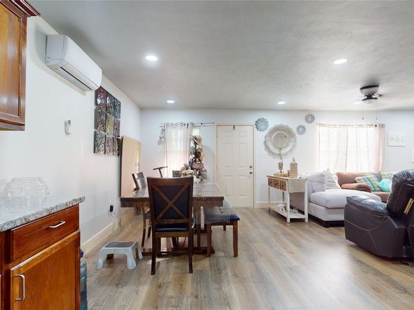 5767 Belcrest Street, Houston TX 77033