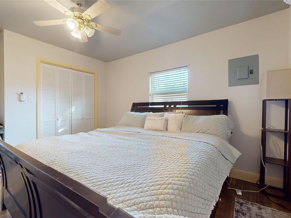 5767 Belcrest Street, Houston TX 77033