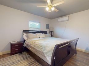 5767 Belcrest Street, Houston TX 77033