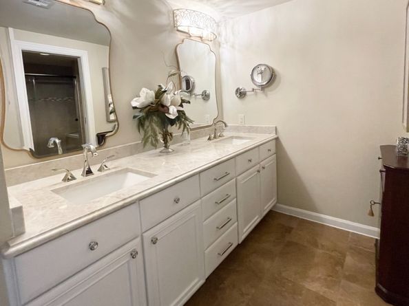 14655 E Champion Forest Drive E 1402, Houston TX 77069