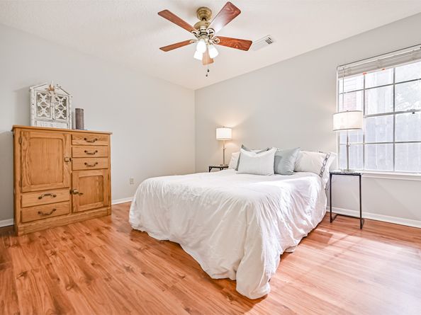 4930 Heritage Plains Drive, Friendswood TX 77546