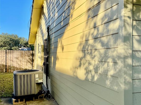 11907 E Marsham Circle, Houston TX 77066