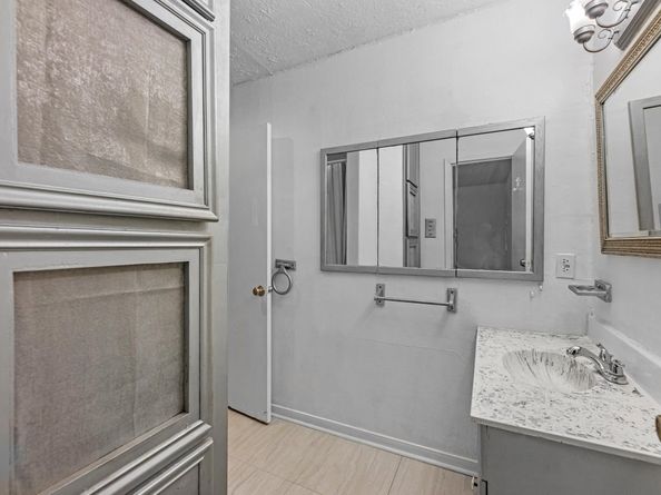 7938 Hammerly Boulevard, Houston TX 77055