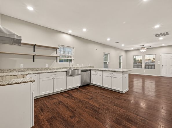 3802 Rebecca Street, Houston TX 77021