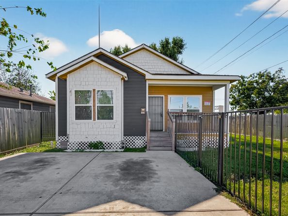 3802 Rebecca Street, Houston TX 77021