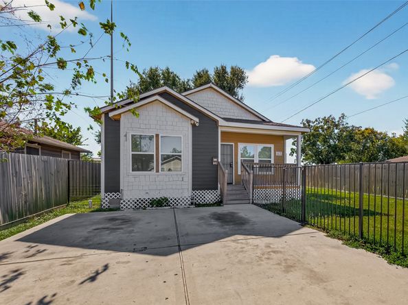 3802 Rebecca Street, Houston TX 77021